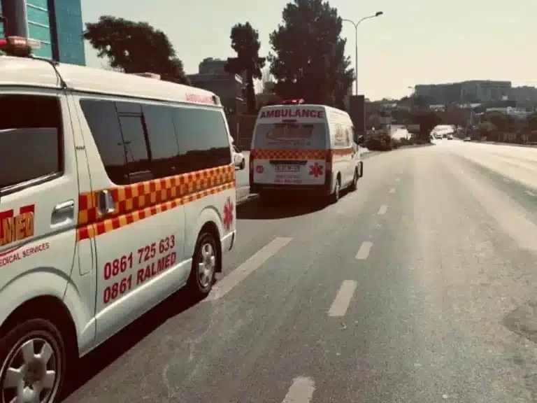 Two Ralmed ambulances on the road
